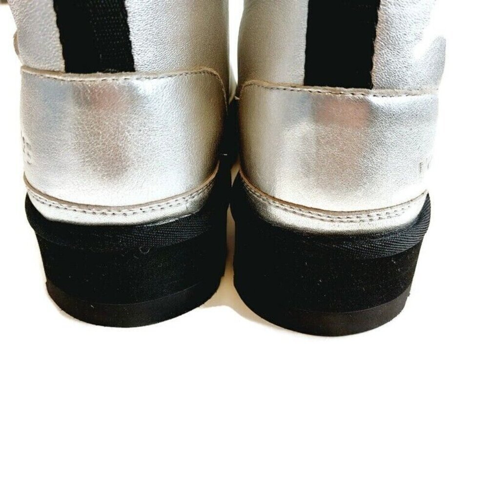 UGG Neumel Platform Leather Chukka Boots Womens Sz 5 Big Kids 4 Silver Metallic - Picture 6 of 8